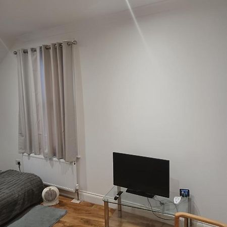 Beautiful Room In Lovely Flat Лондон Экстерьер фото